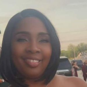 Meet your Posher, Monique